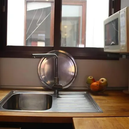 Mar3 - Bright Downtown Apartment *