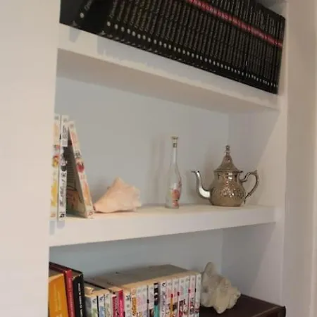 Mar3 - Bright Downtown Apartment *