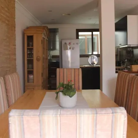 Mar3 - Bright Downtown Apartment Seville